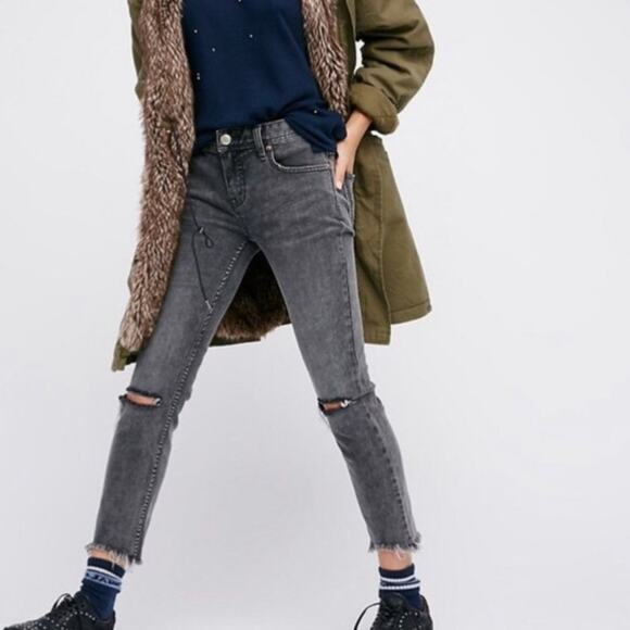 Free People Grey Distressed Skinny Jeans Raw Hem - Picture 1 of 8